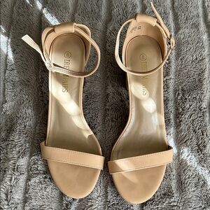 Dream Pairs Women's Beige Heels